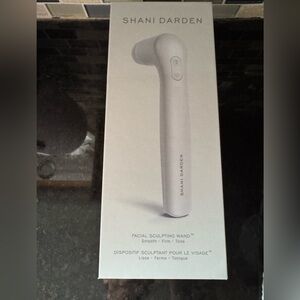Shani Darden facial sculpting wand